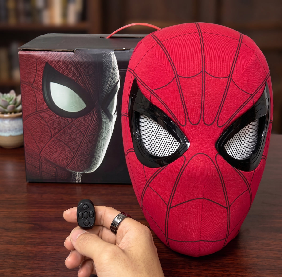 Kinetic Mask with Dynamic Eyes